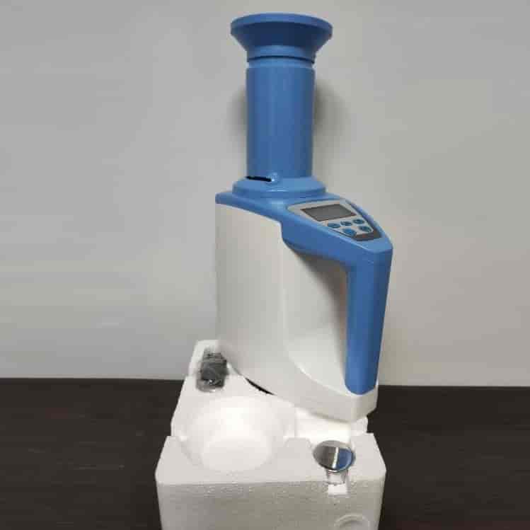 Digital wheat and grain moisture meter